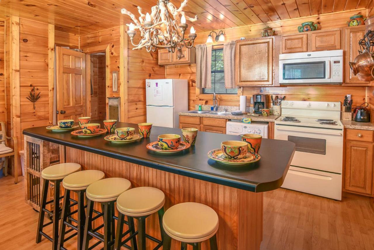 Permanent Vacation-Private Honeymoon Cabin With Hot Tub Sevierville Zewnętrze zdjęcie