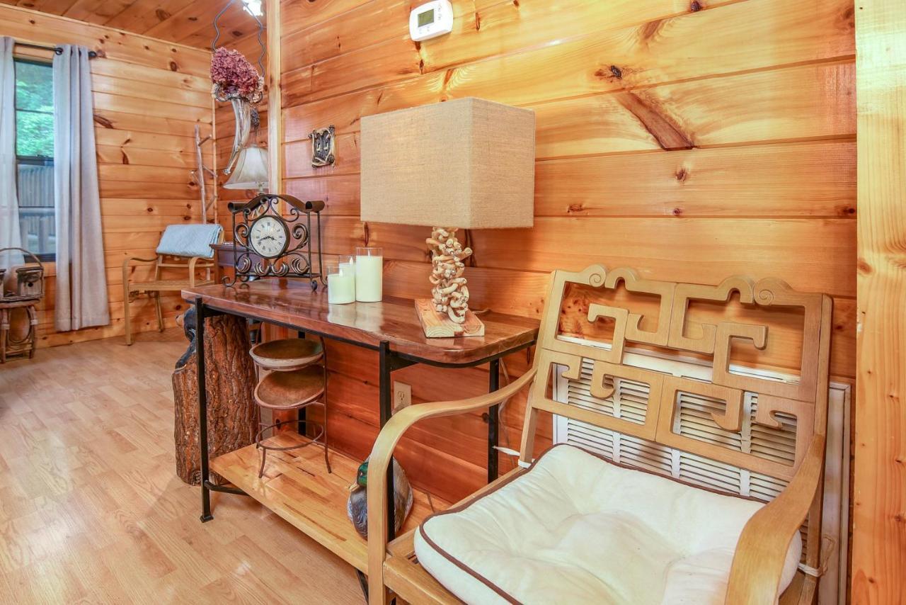Permanent Vacation-Private Honeymoon Cabin With Hot Tub Sevierville Zewnętrze zdjęcie