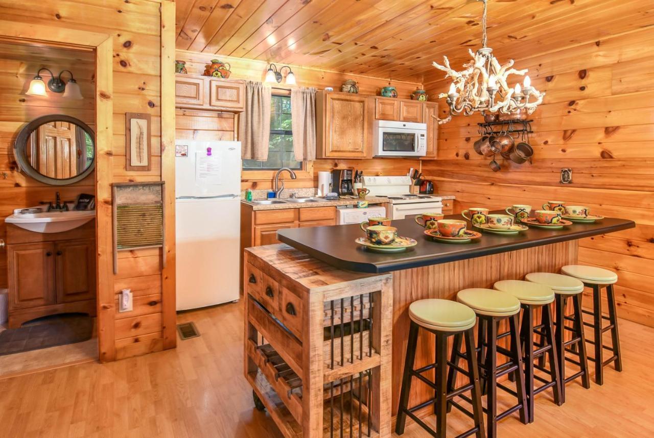 Permanent Vacation-Private Honeymoon Cabin With Hot Tub Sevierville Zewnętrze zdjęcie